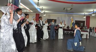 Silopi'de Anneler Günü Türkçe-Kürtçe Olarak Kutlandı