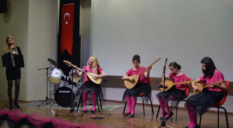 Görme Engelli Öğrencilere Alkış