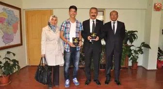 Milli Eğitim Müdürü Celalettin Ekinci Genç Yazarla Buluştu