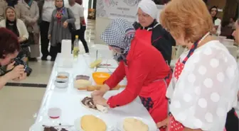 Artölye'de Emine Beder'le Hamur Şekilleri Yaptılar