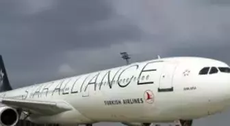 Pilotlar ve Hostesler Grev Yerine Uçmayı Seçti
