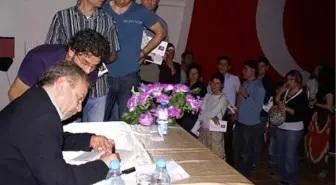 Şair Cezmi Ersöz Sevenleriyle Buluştu