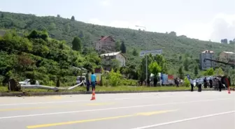 Refüjdeki Direğe Çarpan Kamyon Takla Attı, Şoför Öldü