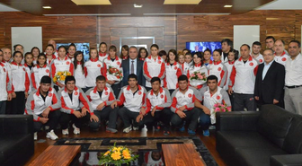 Sporculardan Başkan Böcek'e Teşekkür Ziyareti