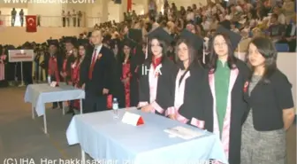 Yozgat Bozok Üniversitesi'nde Mezuniyet Sevinci