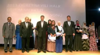 Okuma Yazma Kursunu Bitiren Kadınlara Sertifika Dağıtıldı
