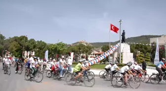 Şenlik Havasında 19 Mayıs