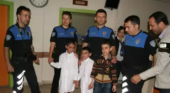 Elazığ Polisi 50 Çocuğu Sünnet Ettirdi