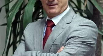 Gazeteci Ali Eyce Roman Yazdı