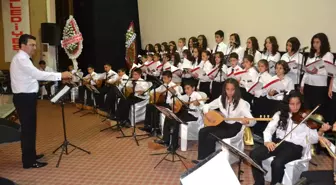 Kozan'da Yatılı İlköğretim Okulu Öğrencilerinden Konser