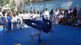 Öğrencilere, Muhteşem Judo Gösterisi