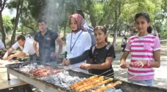 'Toroslarda Yeşeren Sümbüller'İn Kebap Keyfi