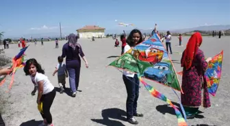 Yıl Sonu Etkinliğinde Uçurma Şenliği