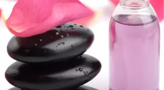 Asırlık Yöntemlerle Gül Yağı Üretiyorlar