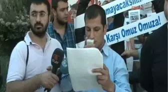 Bursa CHP'li Gençlerden İlçe Yönetimine Siyah Çelenk CHP'li Gençlerden İlçe Yönetimine Siyah Çelenk