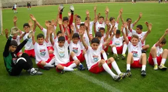 Siirt'te Çocuklar İçin Futbol Şöleni Yapıldı
