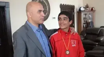 Cengizhan Dönmez, Başarısını Başkan Korkut ile Paylaştı