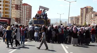 Ölümlü Kazalar Mahalleliyi İsyan Ettirdi