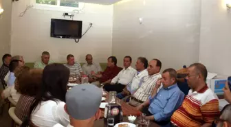 Yüksel, Sanat Dostları ile Bir Araya Geldi