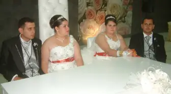 Balıkesir'de İkiz Kardeşlere İkiz Gelin