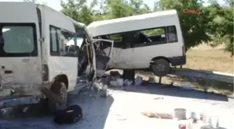 Diyarbakır'da İki Ayrı Kaza 2 Ölü, 63 Yaralı