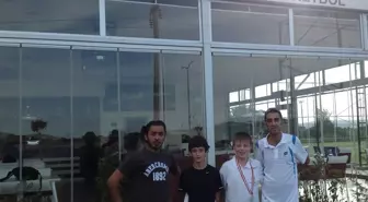 Sakaryalı Tenisçiler Birinci Oldu