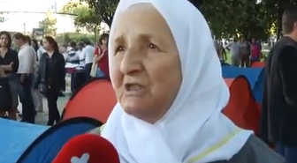 76 Yaşındaki Protestocu Başbakan'a Çattı