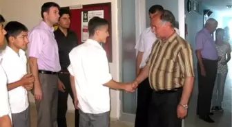 Milli Eğitim Müdürü Gündeş Bilgi Yarışmasında Dereceye Giren Öğrencileri Kutladı