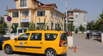 Taksiciyi Rehin Aldı