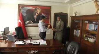 Ceylanpınar Kaymakamına Plaket