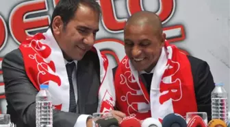 Sivasspor Roberto Carlos ile Sözleşme İmzaladı