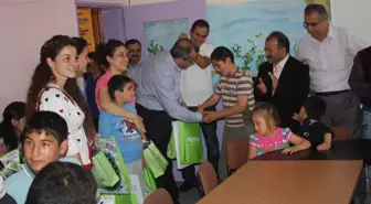 Aibü Heyeti Engelli Öğrencileri Mutlu Etti