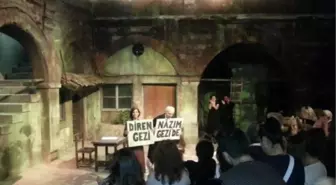 Dostlar Tiyatrosu Nazım Hikmet'i Ücretsiz Gösterimle Andı!