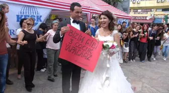 Gelin Damat Nikah Masası Yerine Eyleme Gitti