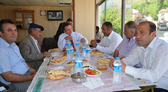 Mutki Kaymakamı Mahalle Muhtarları ile Bir Araya Geldi