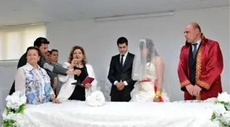 Bakan Güler'in Eşi Nikah Şahitliği Yaptı