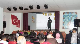 Ağrı'da Şiir Dinletisi