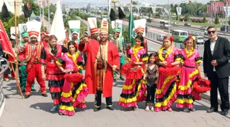 Romanlardan Dostluk ve Barış Yürüyüşü