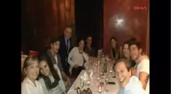 Ünlü Aktör Ashton Kutcher ve Sevgilisi Mila Kunis Türk Restoranında Londra'da Film Çeken Ünlü Aktör...