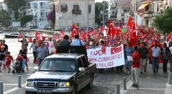 Foça'da 'Vatan Emek Cumhuriyet Birlikteliği' Yürüyüşü