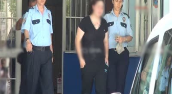 Annesini 8 Yerinden Bıçakladı