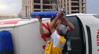 Kamyon, Otomobil ve Ambulansa Çarptı