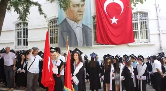 Anadolu Öğretmen'de Mezuniyet Sevinci