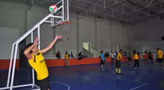 Hizan'da Voleybol Turnuvası Düzenlendi.