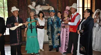 Festivalin Renkli Konuklarından Vali Öz'e Ziyaret