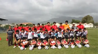 Dörtyol'da Minikler Yaz Futbol Kursu