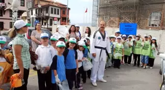 Mudanya'da Minikler Çöp Topladı