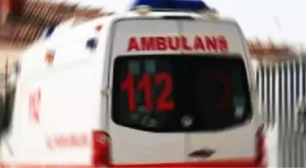 Tatvan'da Ambulansla Minibüs Çarpıştı: 8 Yaralı