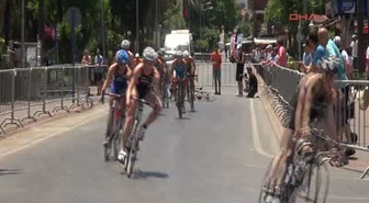 Triatlonda Altın Madalya Hollandalı Sporcu Rachel Klamer'in Oldu