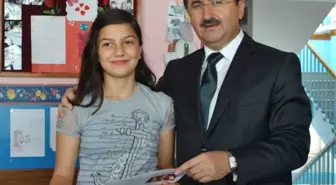 Vali Öz Karne Dağıttı